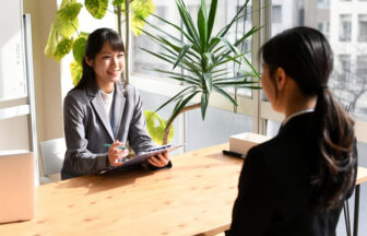 オフィスコーヒーメンター制度！新入社員の孤立を防ぐカフェ面談