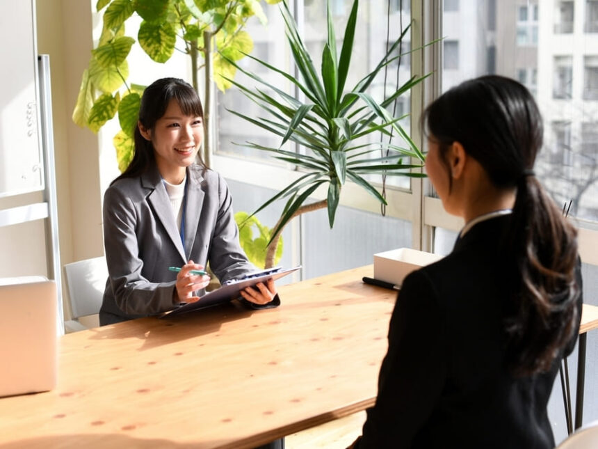 オフィスコーヒーメンター制度！新入社員の孤立を防ぐカフェ面談